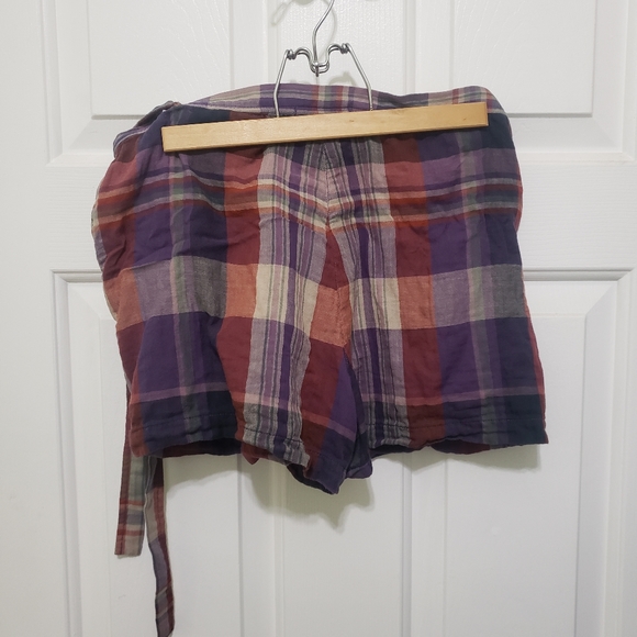 Aritzia Community Plaid Crop Top and Shorts Set - Picture 5 of 10
